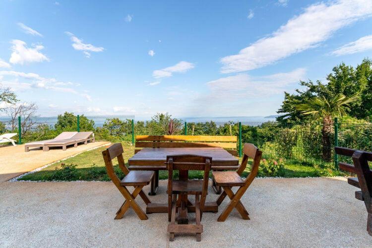 Nika With Swimming Pool And Beautiful Sea View Apartment
