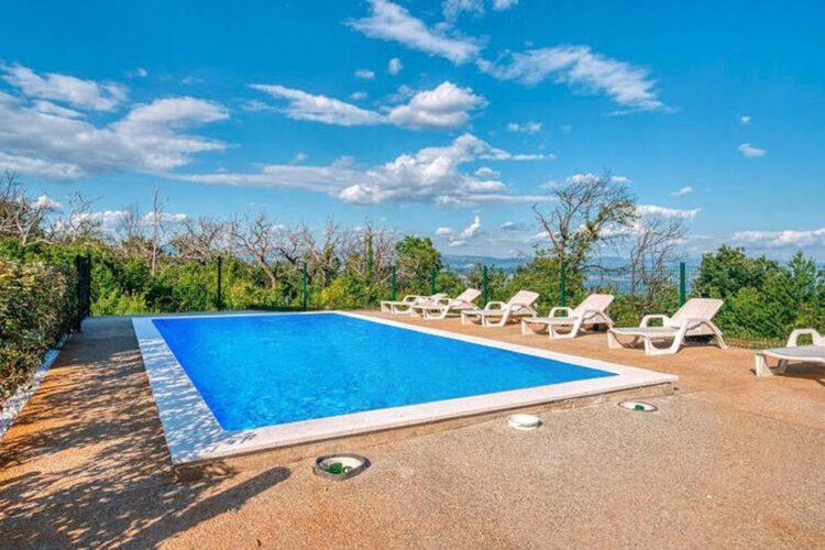 Nika With Swimming Pool And Beautiful Sea View Apartment