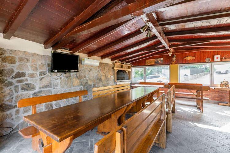 Apartment Nika With Swimming Pool And Beautiful Sea View