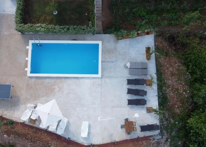 Apartments Nika With Swimming Pool And Beautiful Sea View